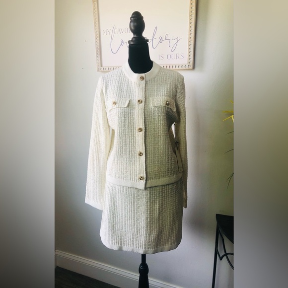 Rachel Zoe Cream and Gold Textured Stretchy Suit. - Picture 1 of 8